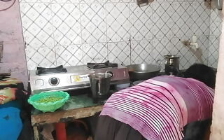 Devar Ne Bhabhi Ko Kitchen Me Choda Khana Banate Dye With Hindi Audio